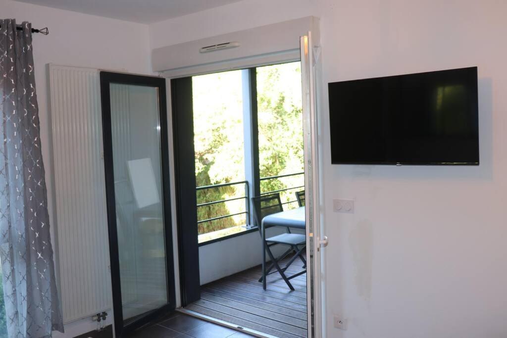 Ferienwohnung Les Cedres -Tram A 50 Metres, Bordeaux A 5 Minutes, Parking Cenon Exterior foto